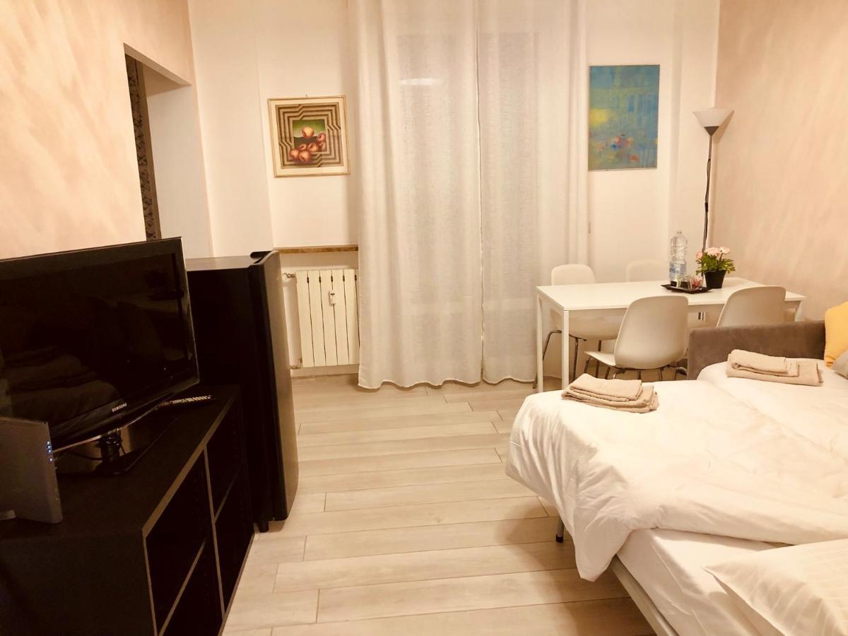 Lovely 2 Room Apartment With Small Garden Milano Exterior foto