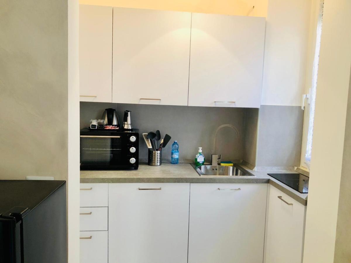 Lovely 2 Room Apartment With Small Garden Milano Exterior foto