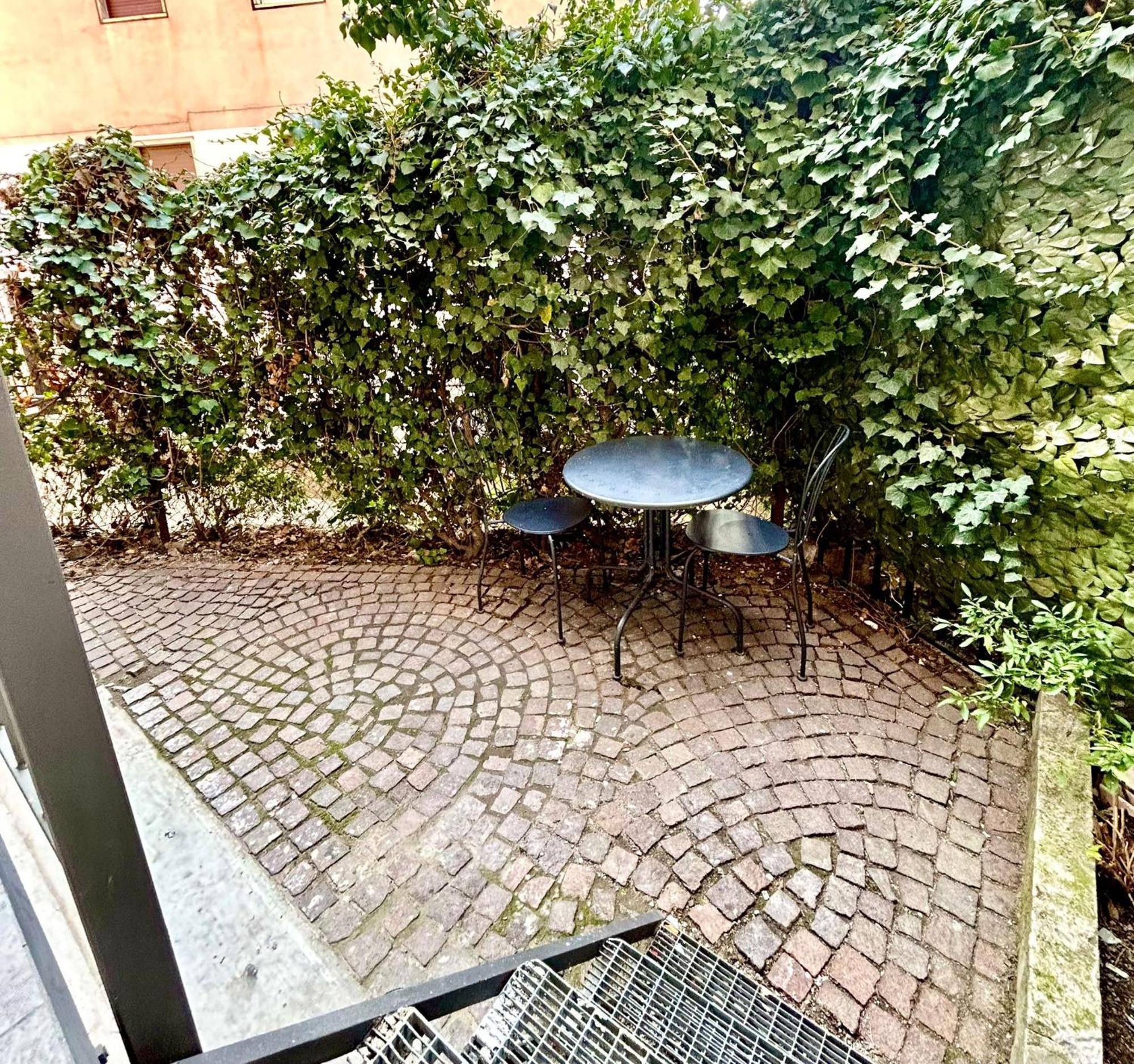 Lovely 2 Room Apartment With Small Garden Milano Exterior foto