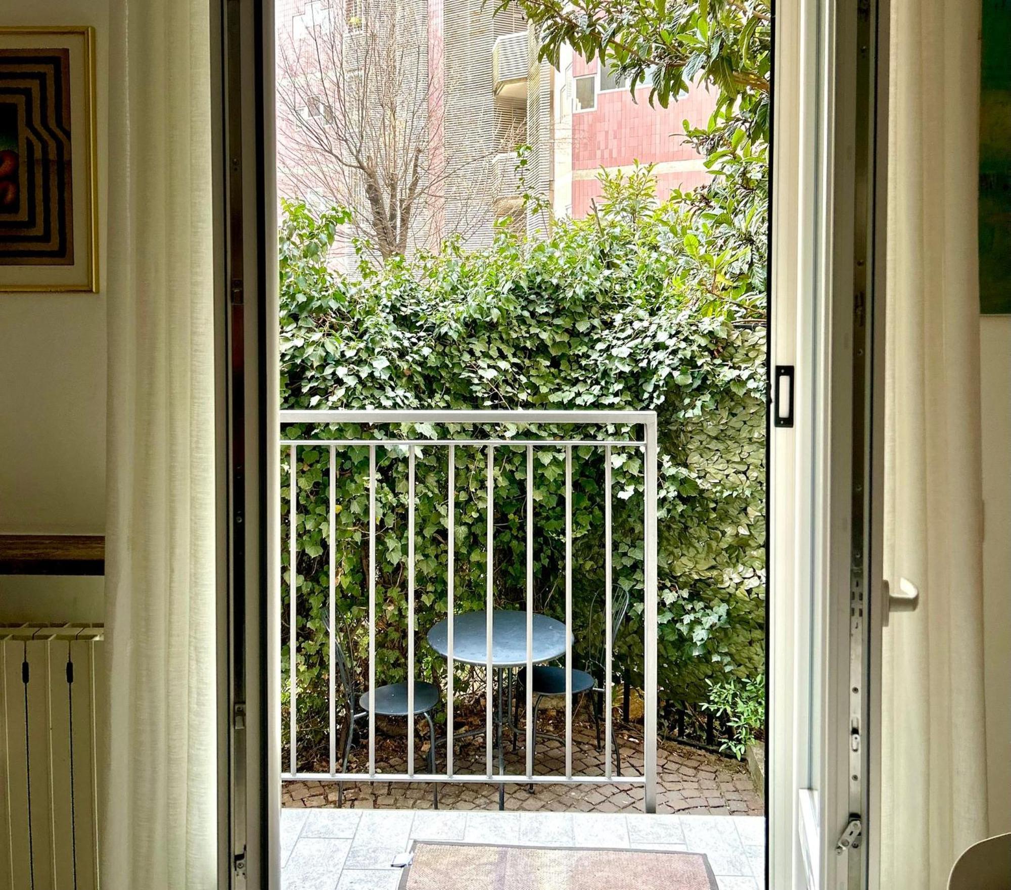 Lovely 2 Room Apartment With Small Garden Milano Exterior foto